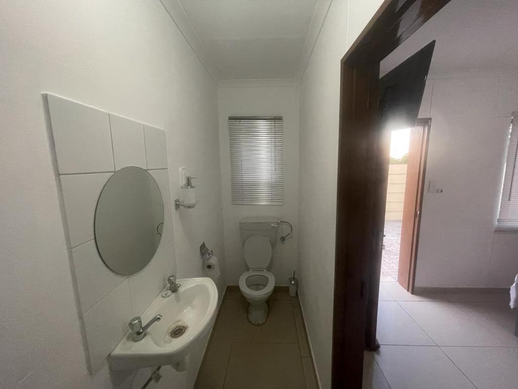 Sabrina Guesthouse تسومب المظهر الخارجي الصورة